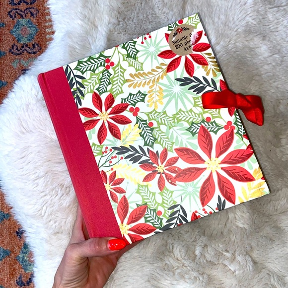 Paper chase Christmas gift photo album fits 200 4x6” photos poinsettia holiday - Picture 1 of 9